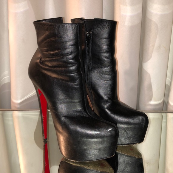 Christian Louboutin Shoes - Christian Louboutin Daf Booty 160 Calf